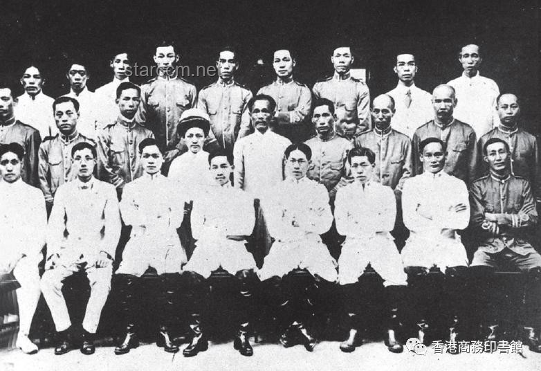 “谁能给墨索里尼刨坟？”——神奇组织31与历史上其他反法西斯组织的对比分析